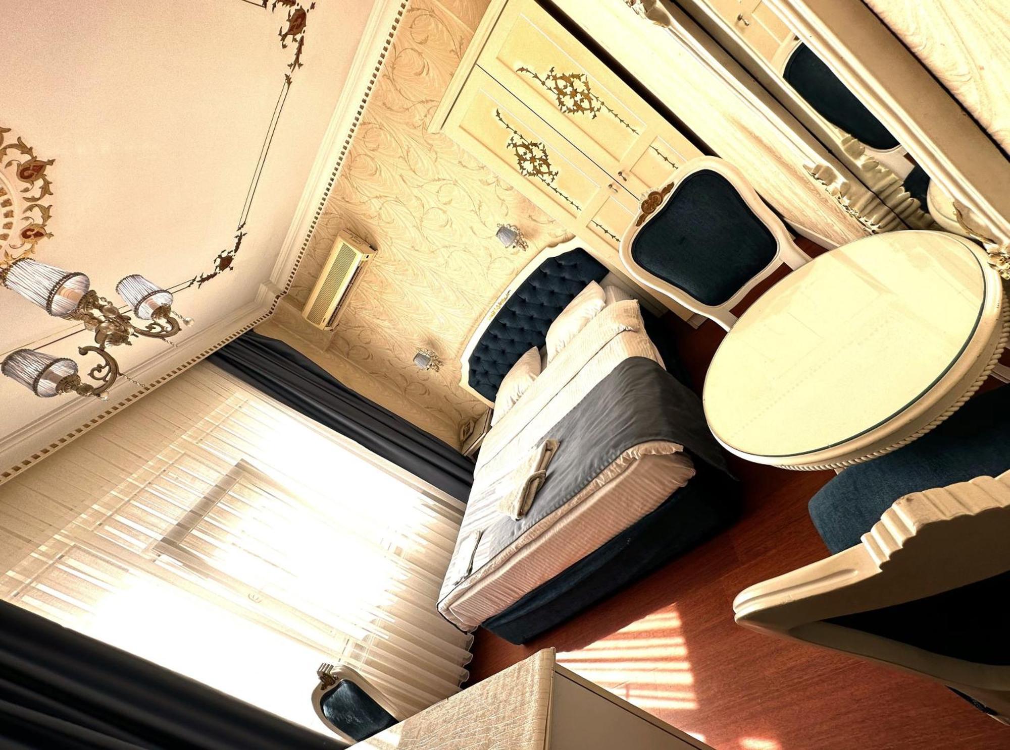 The Istanbul Alyon Hotel Taksim Bagian luar foto