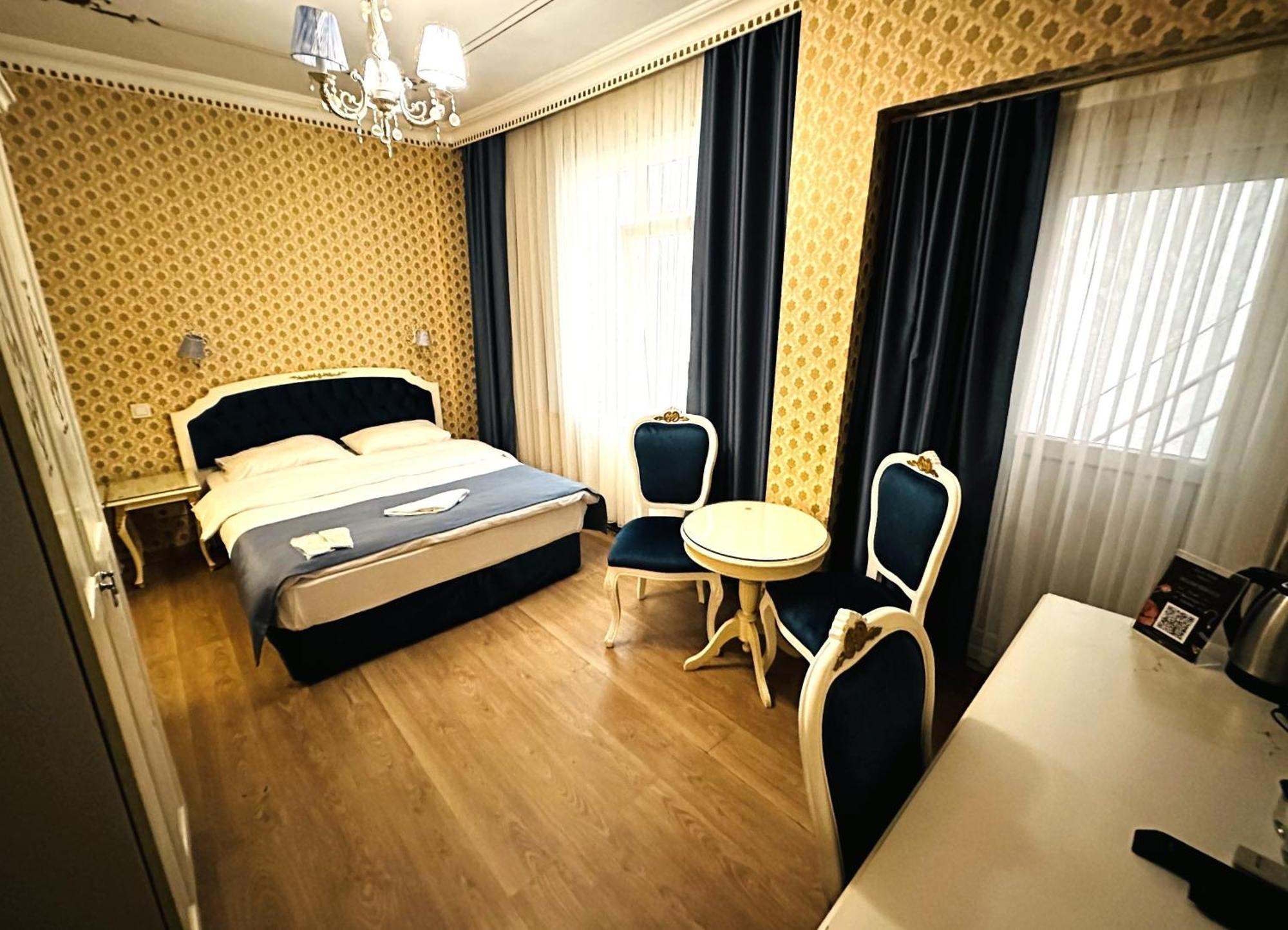 The Istanbul Alyon Hotel Taksim Bagian luar foto